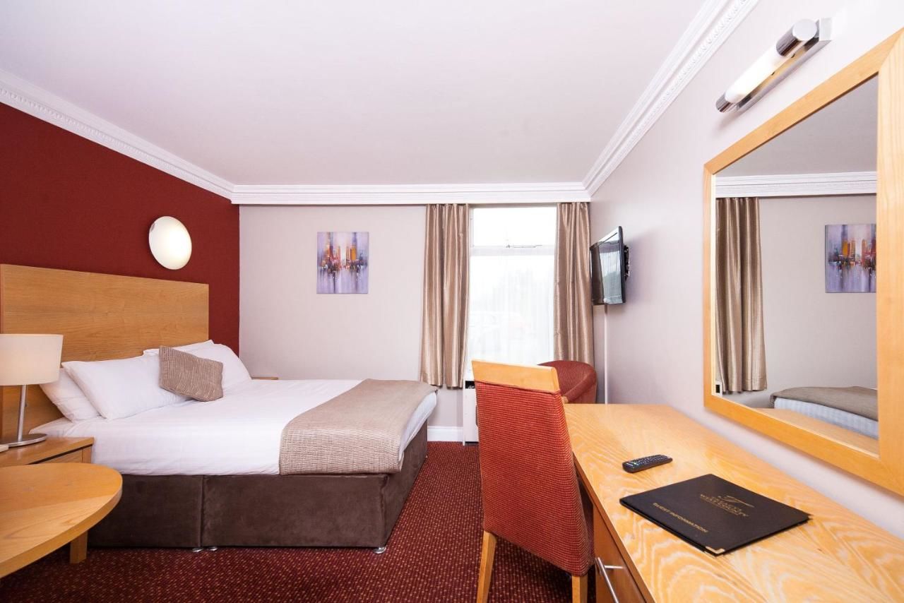 Отель Treacys West County Conference and Leisure Centre Эннис-9