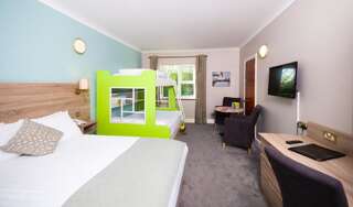 Отель Treacys West County Conference and Leisure Centre Эннис Семейный номер-1