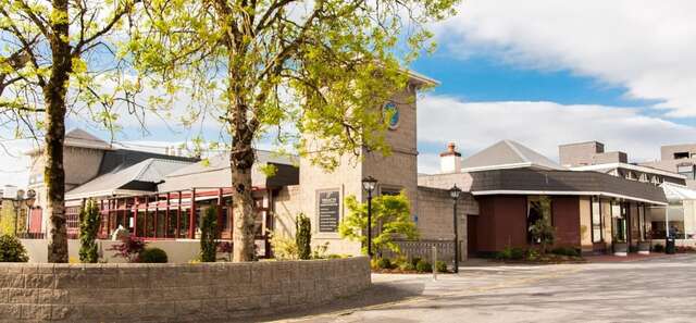 Отель Treacys West County Conference and Leisure Centre Эннис-3