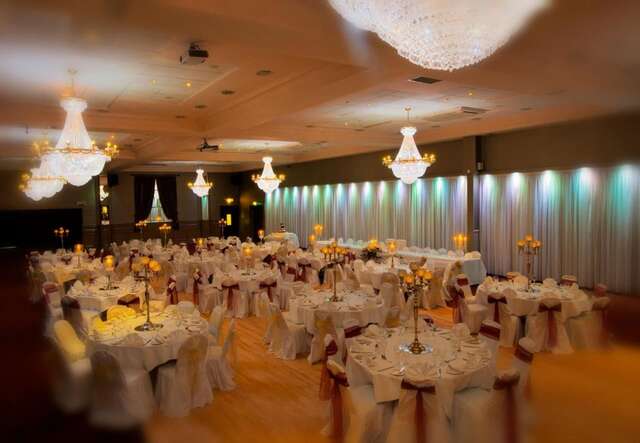 Отель Treacys West County Conference and Leisure Centre Эннис-19