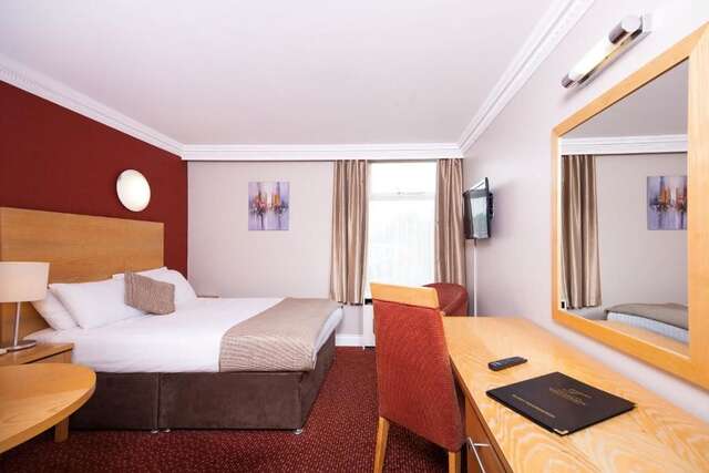 Отель Treacys West County Conference and Leisure Centre Эннис-31