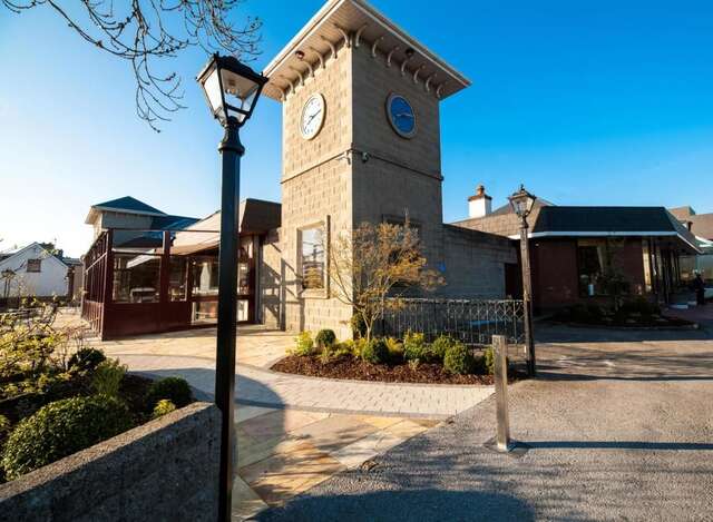 Отель Treacys West County Conference and Leisure Centre Эннис-9